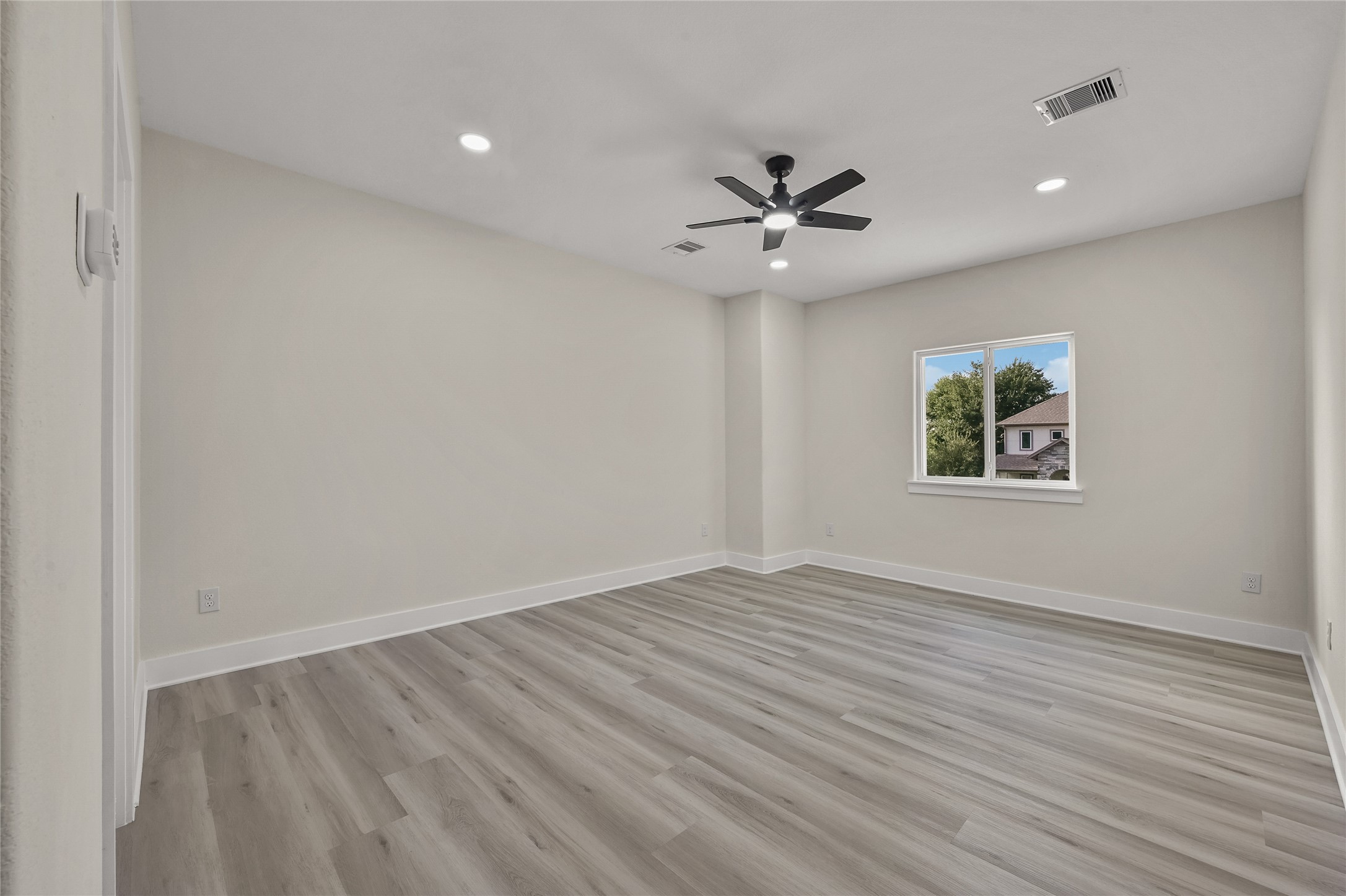 9807 Bamboo Road, Unit A Houston, TX 77041 - Photo 11 of 25 Primary bedroom