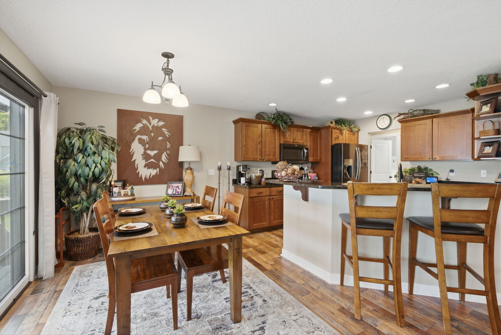 5679 Appleton Road Bettendorf, IA 52722 - Photo 12 of 40