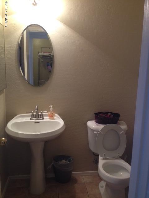 1720 East Beverly Road Phoenix, AZ 85042 - Photo 8 of 20 Bathroom
