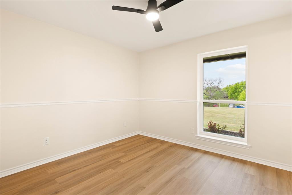 2850 Oak Tree Lane Midlothian, TX 76065 - Photo 23 of 40 an empty room with a window