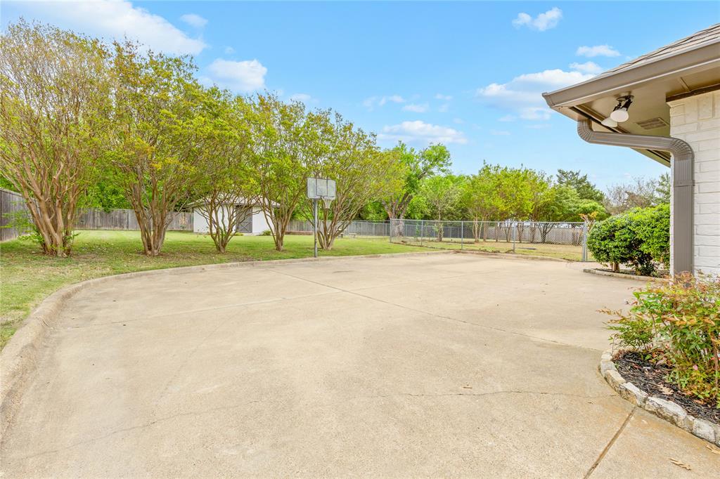2850 Oak Tree Lane Midlothian, TX 76065 - Photo 37 of 40 a view of a park