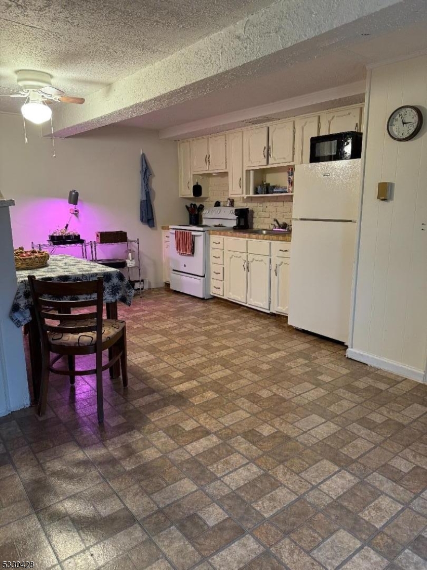 632 Brooklyn Mountain Road Hopatcong, NJ 07843 - Photo 5 of 25