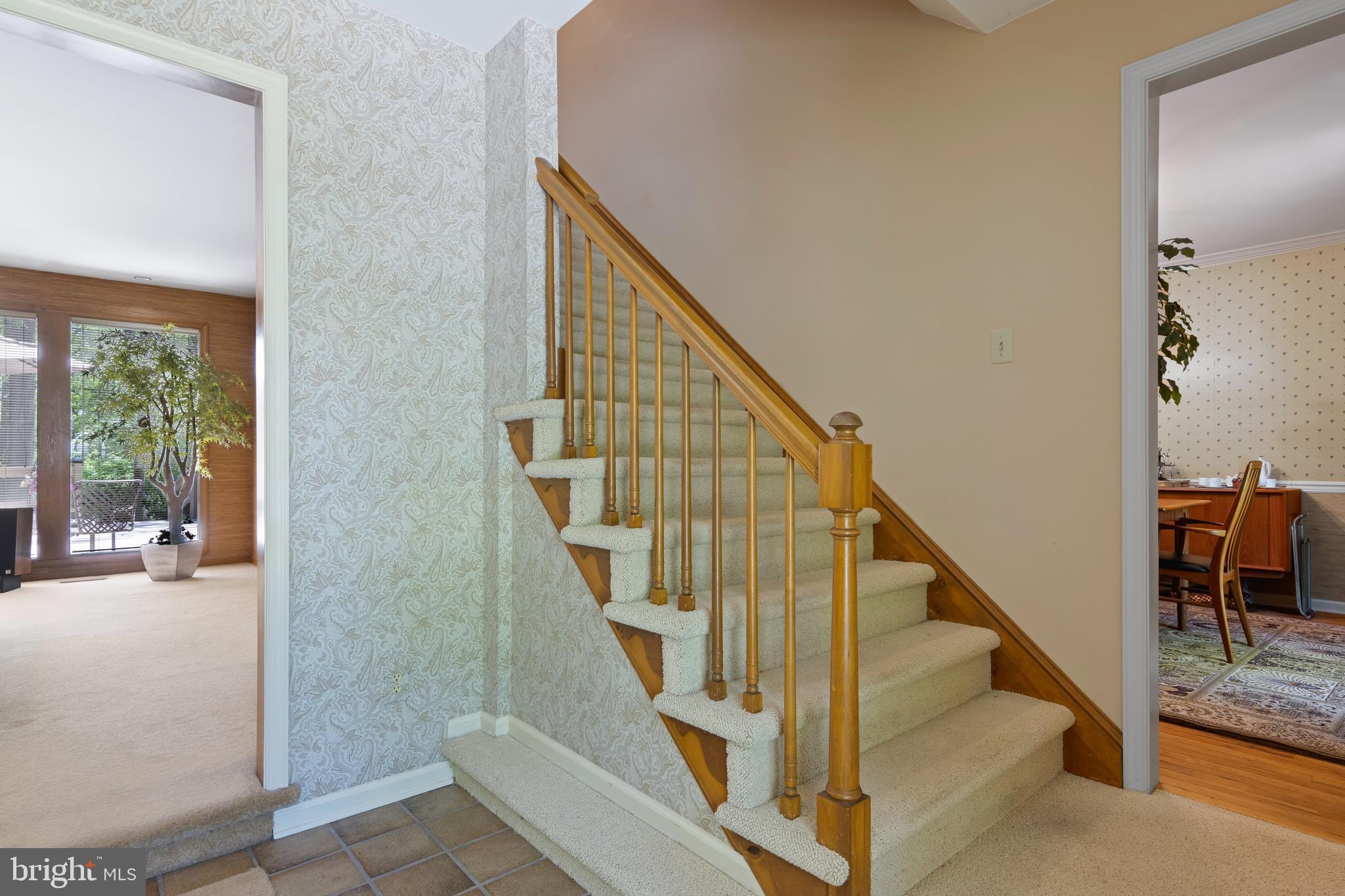 1043 Beaumont Road Berwyn, PA 19312 - Photo 4 of 39 Foyer
