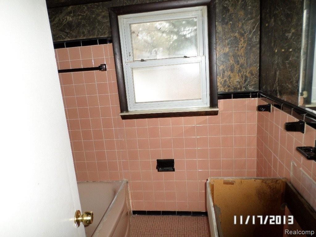 12614 Kelly Road Detroit, MI 48224 - Photo 7 of 9 163.JPG
