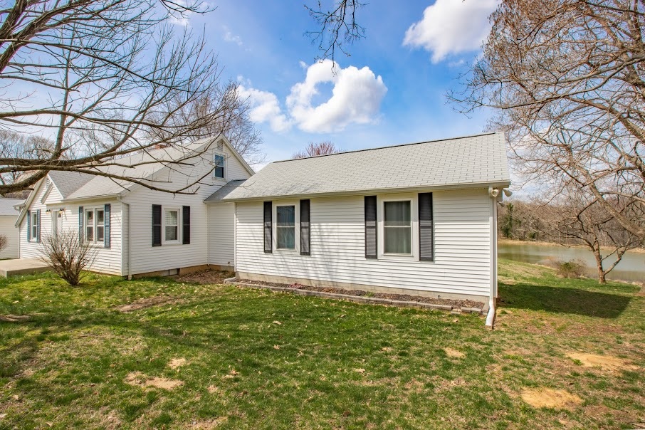 7599 Yankeetown Road Newburgh, IN 47630 - Photo 2 of 32 Gallery Image 2