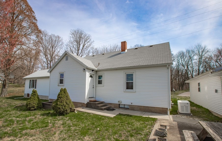 7599 Yankeetown Road Newburgh, IN 47630 - Photo 10 of 32 Gallery Image 10