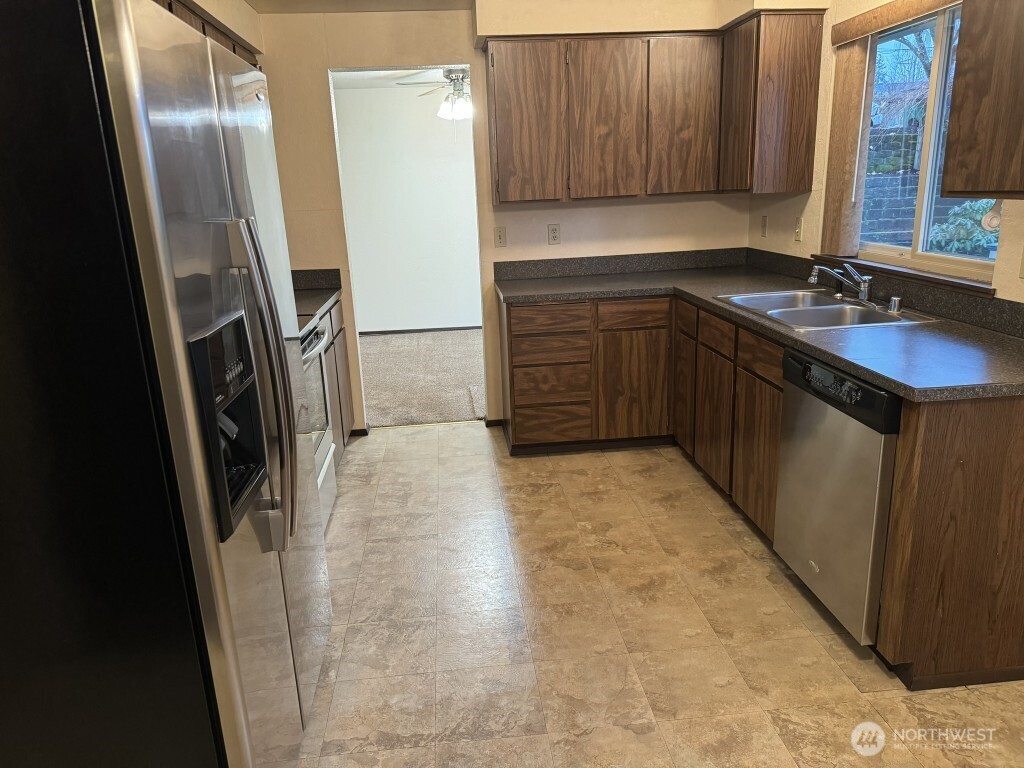 2542 Southeast 16th Street Renton, WA 98058 - Photo 12 of 28