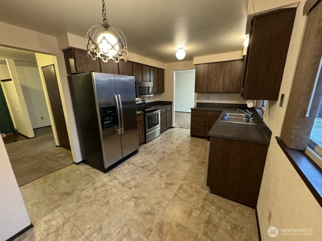 2542 Southeast 16th Street Renton, WA 98058 - Photo 13 of 28