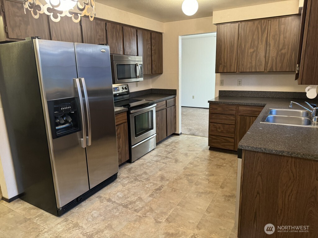 2542 Southeast 16th Street Renton, WA 98058 - Photo 14 of 28