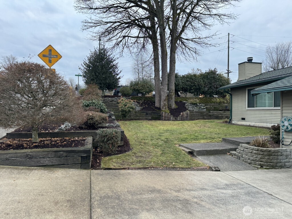 2542 Southeast 16th Street Renton, WA 98058 - Photo 2 of 28
