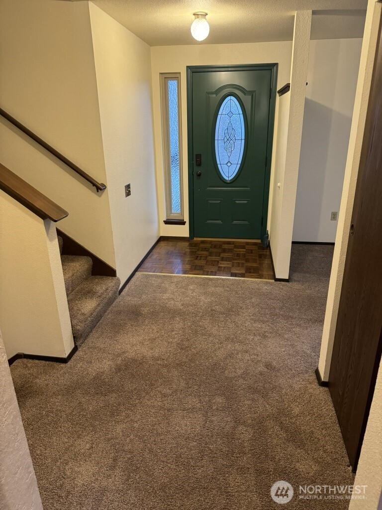 2542 Southeast 16th Street Renton, WA 98058 - Photo 5 of 28