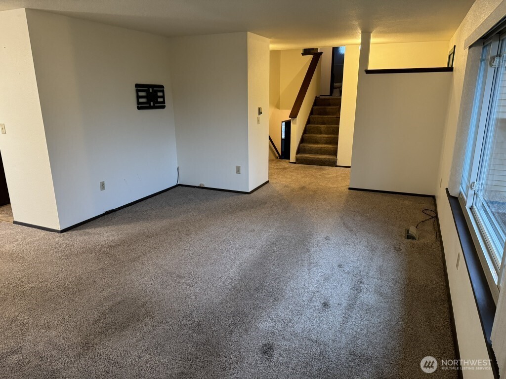 2542 Southeast 16th Street Renton, WA 98058 - Photo 9 of 28