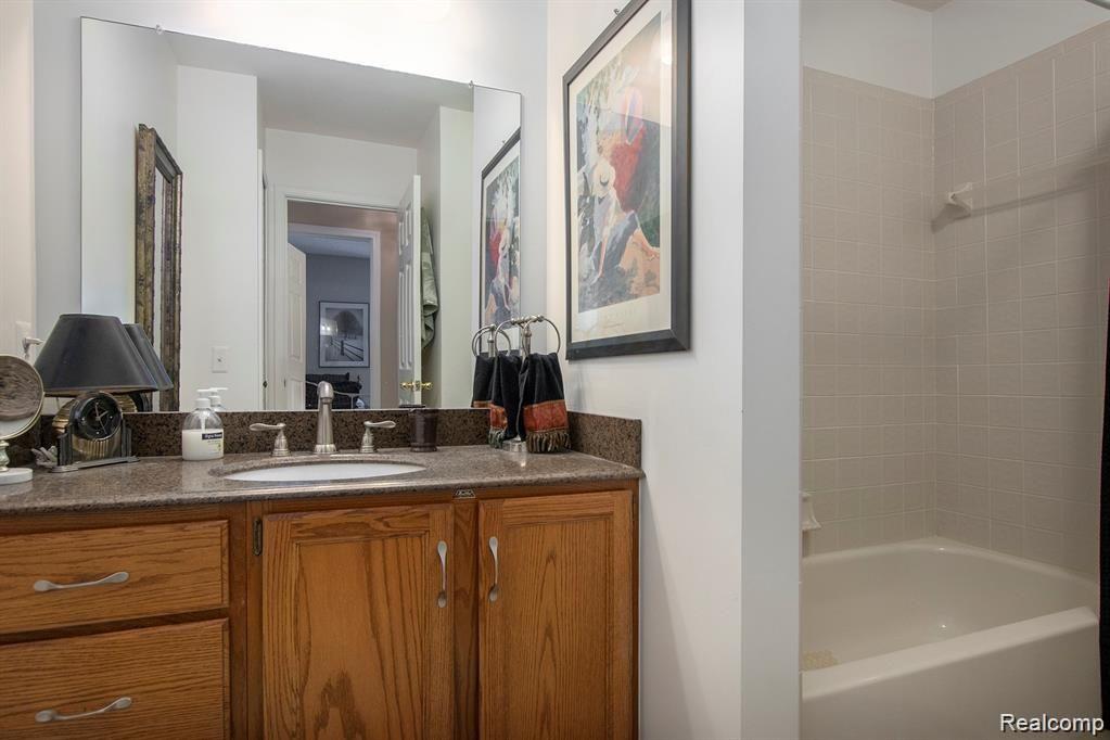 22220 River Ridge Trail Farmington Hills, MI 48335 - Photo 15 of 29