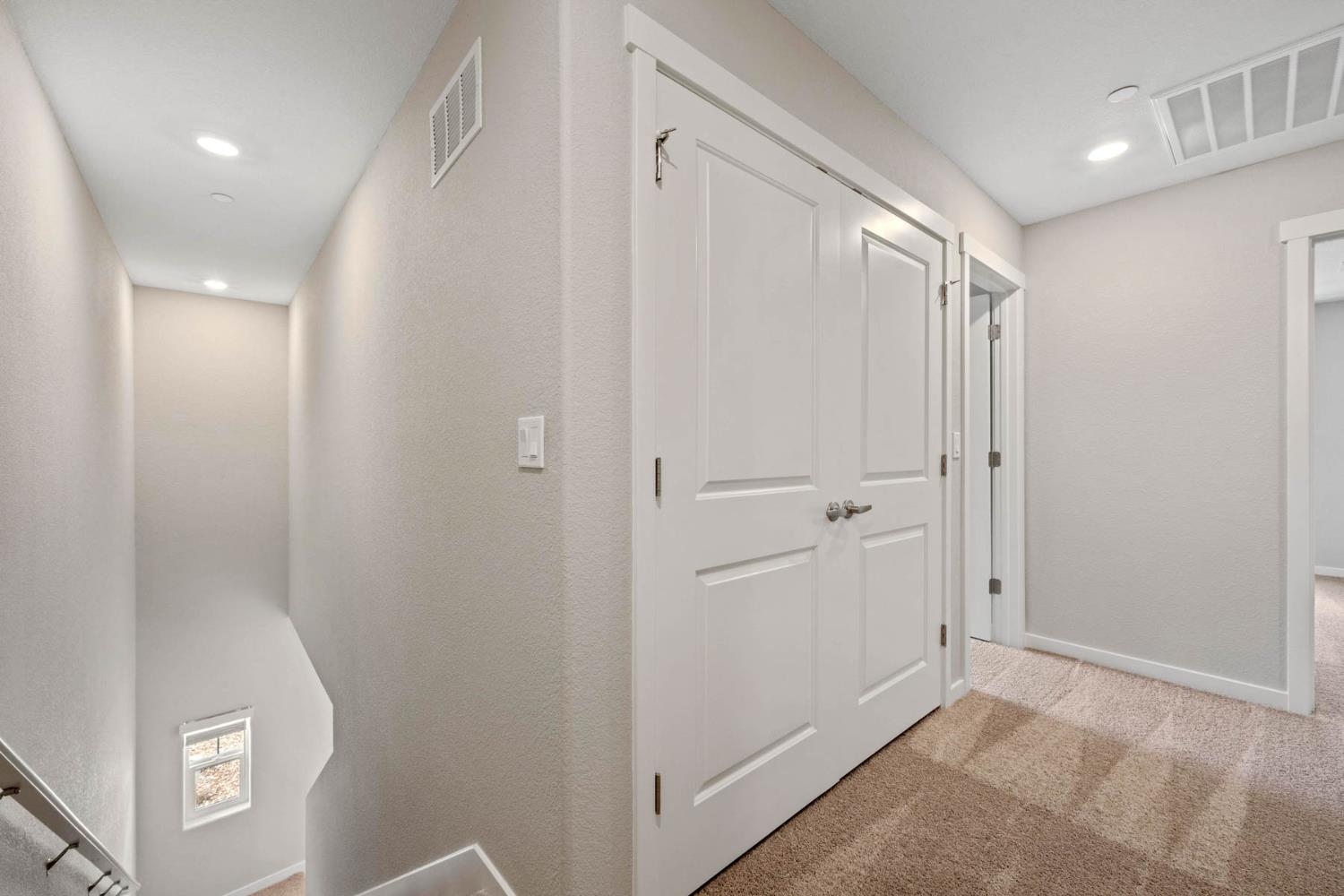 2972 Bowery Lane Lincoln, CA 95648 - Photo 11 of 23 a view of a hallway