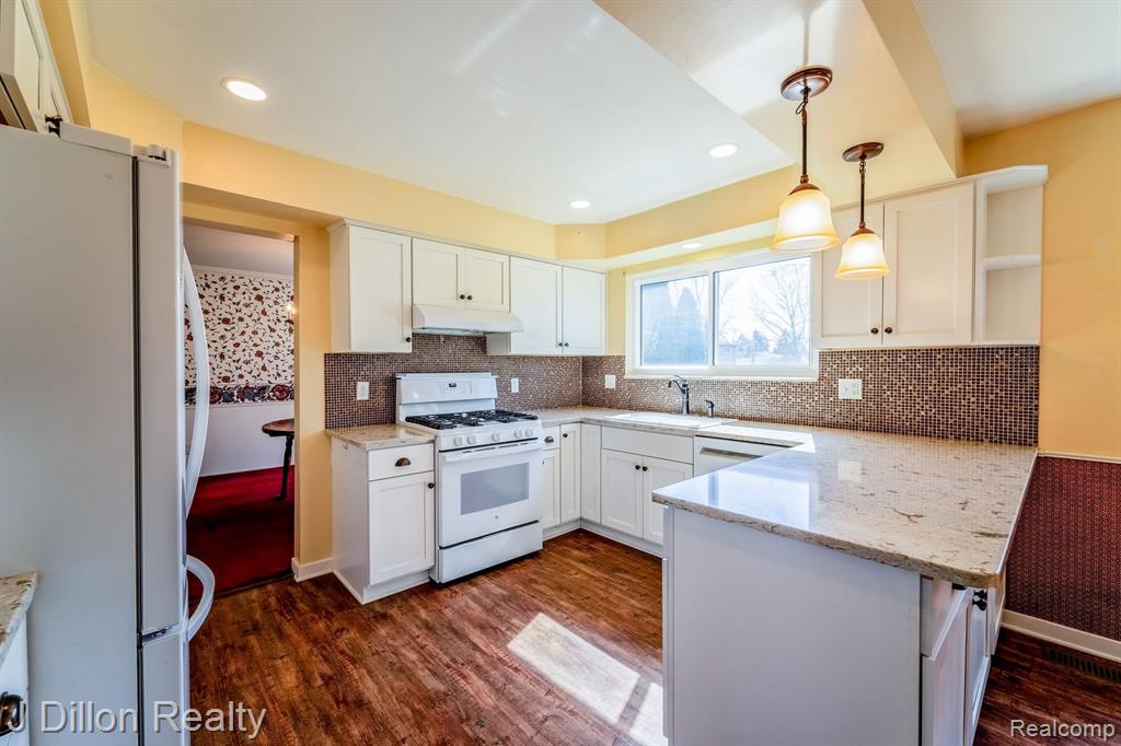42807 Saxony Road Canton, MI 48187 - Photo 21 of 55