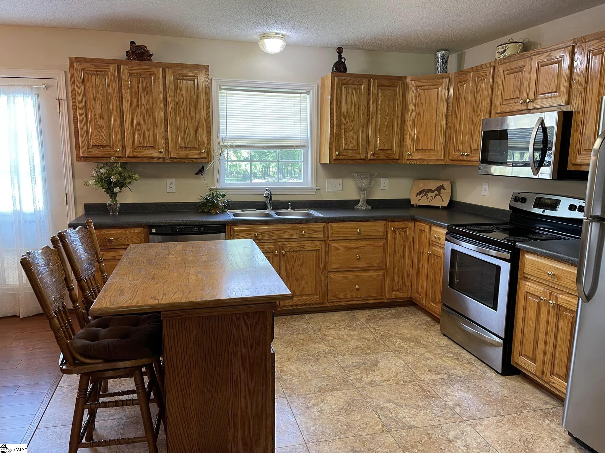 115 Keeler Bridge Road Marietta, SC 29661 - Photo 6 of 33