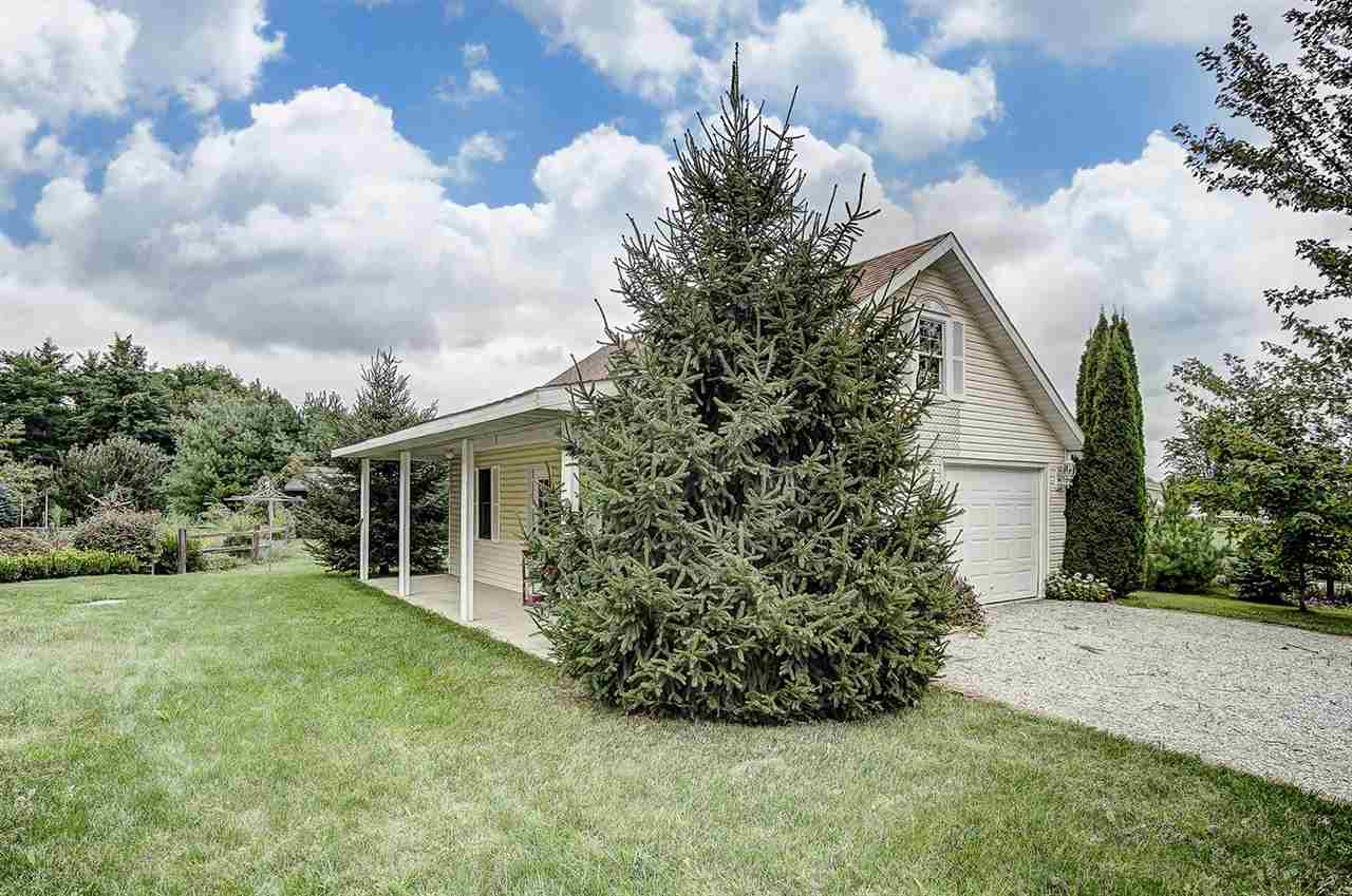 8730 Hathaway Road Churubusco, IN 46723 - Photo 33 of 36 Gallery Image 33