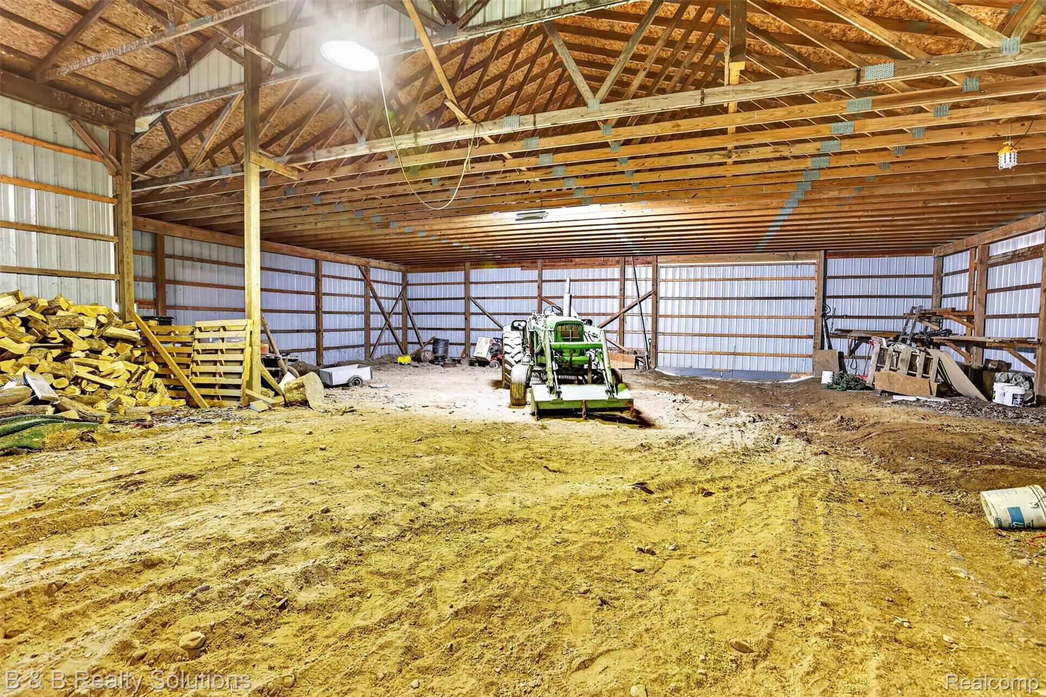 5544 Piersonville Road Columbiaville, MI 48421 - Photo 37 of 49 5544 Piersonville- Barn- South end.jpg