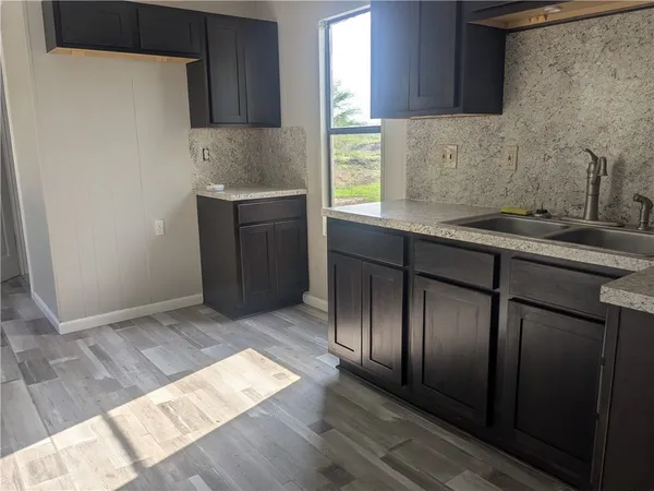 $975 | 5719 County Road 308, Orange Grove, TX 78372