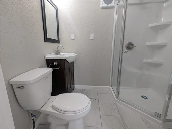 $975 | 5719 County Road 308, Orange Grove, TX 78372