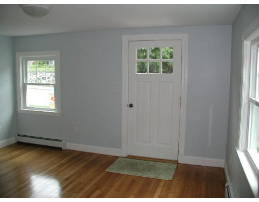 8 Prince Street Marblehead, MA 01945 - Photo 9 of 18 Gallery Image 9