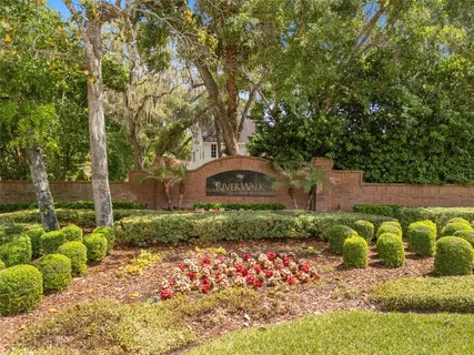 $879,000 | 515 West Palm Valley Drive, Oviedo, FL 32765