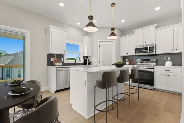 $489,900 | 27618 East 128th Court, Lee's Summit, MO 64086