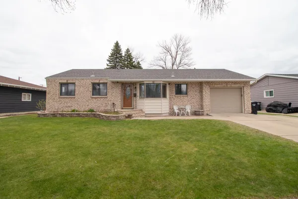 $279,000 | 3121 7th Street North, Fargo, ND 58102