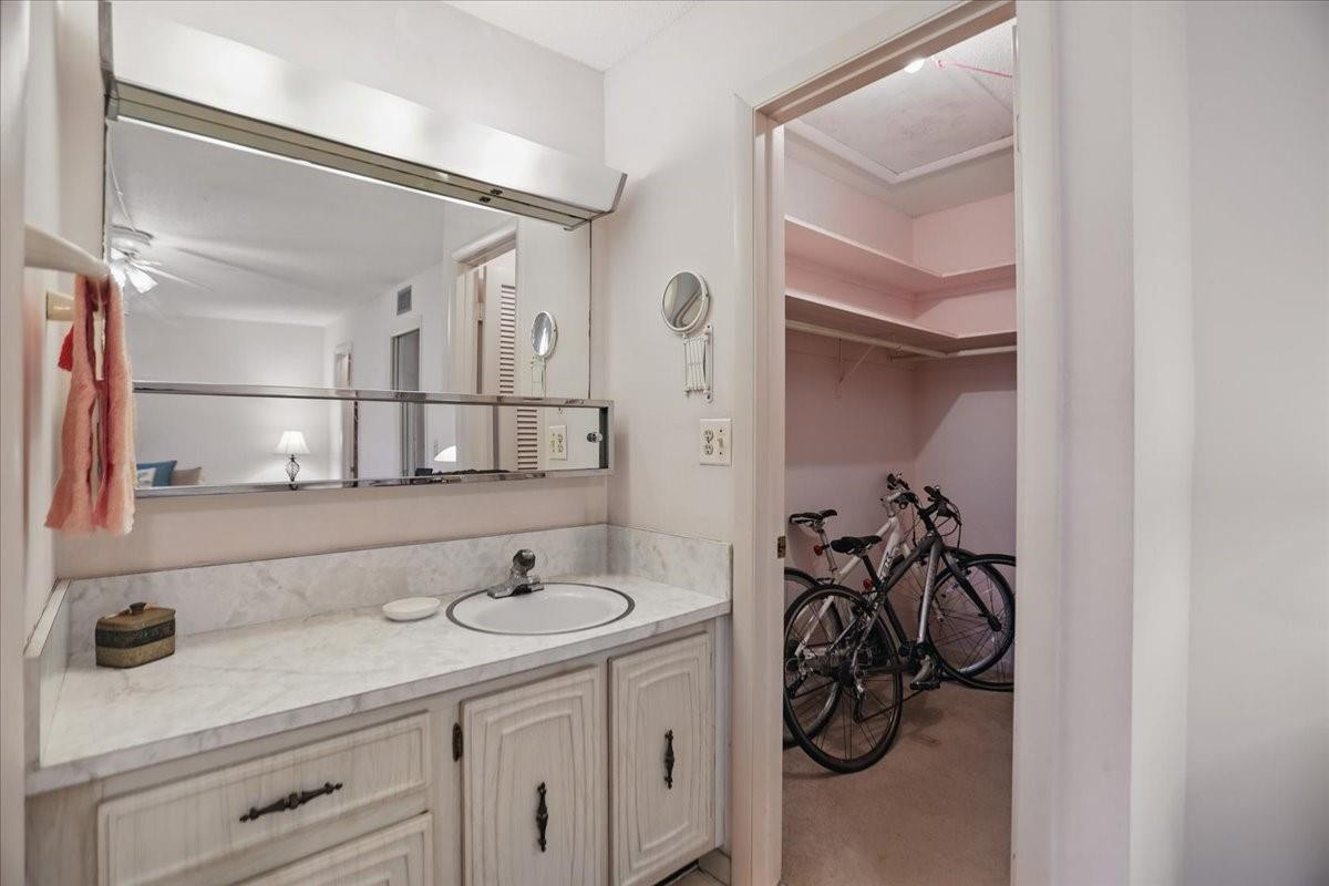 455 High Point Boulevard, Unit C Delray Beach, FL 33445 - Photo 10 of 19 Photo 10