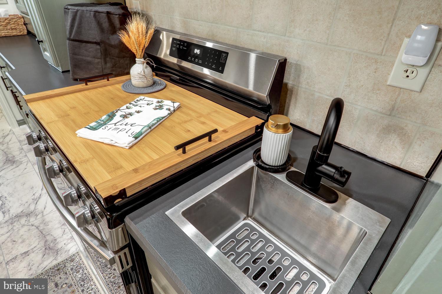 64 Ridgewood Manor Manheim, PA 17545 - Photo 17 of 37