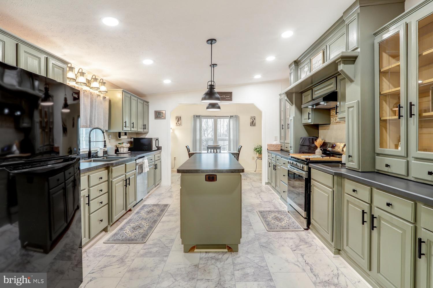 64 Ridgewood Manor Manheim, PA 17545 - Photo 10 of 37