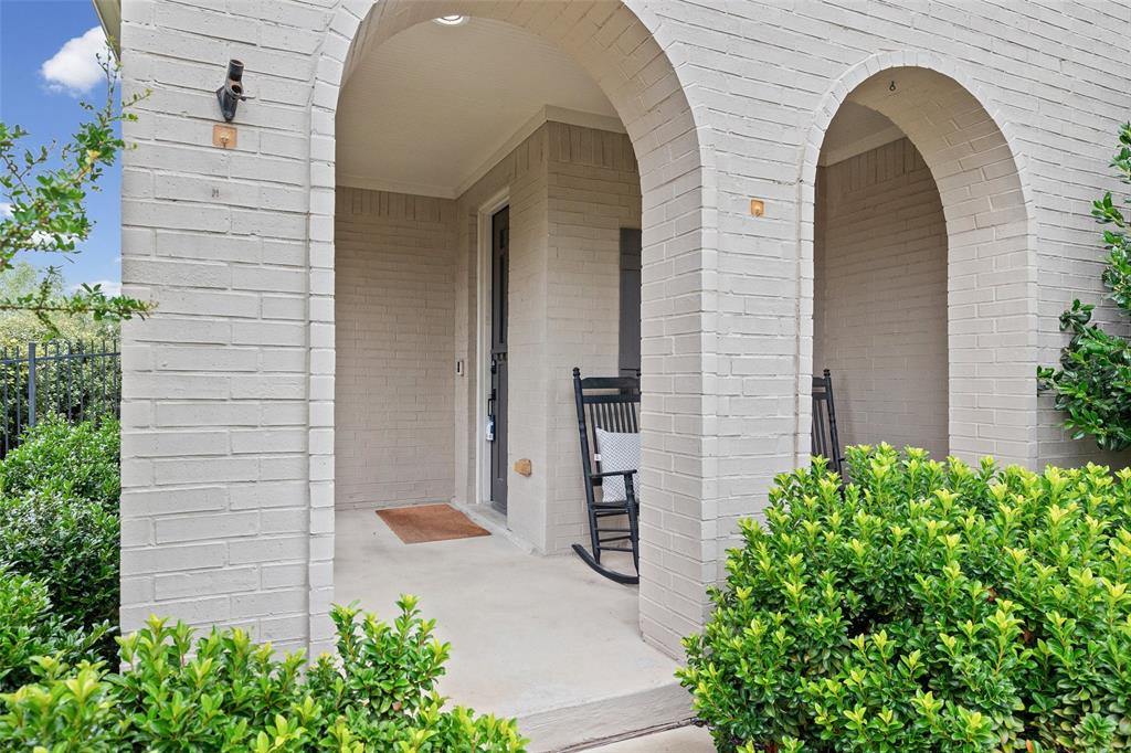 437 Prairie Run Aledo, TX 76008 - Photo 4 of 33 Inviting covered front porch with arched brickwork and concrete flooring