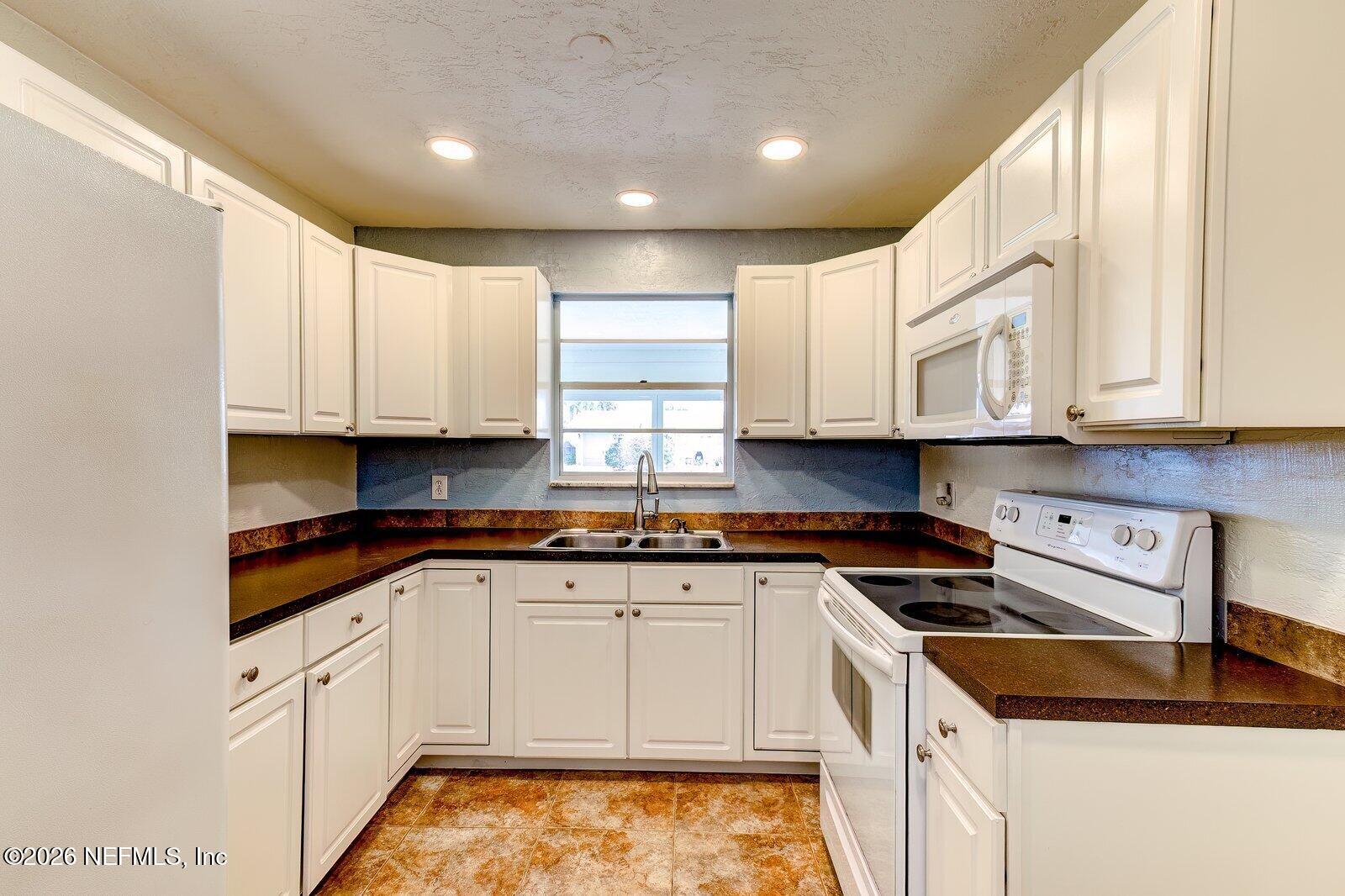 129 Holland Road Ormond Beach, FL 32176 - Photo 9 of 16 129 Holland Rd.-INT-9