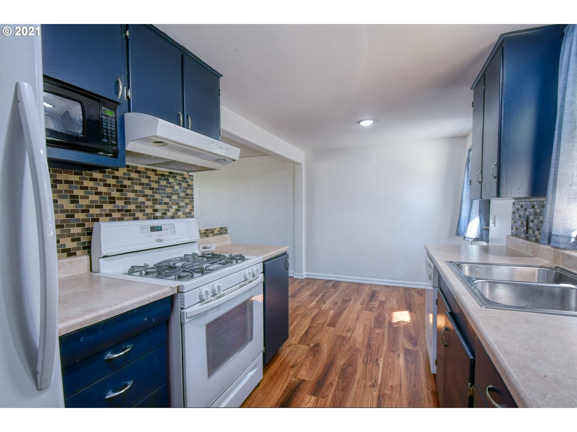 823 Southwest 5th Street Pendleton, OR 97801 - Photo 11 of 23
