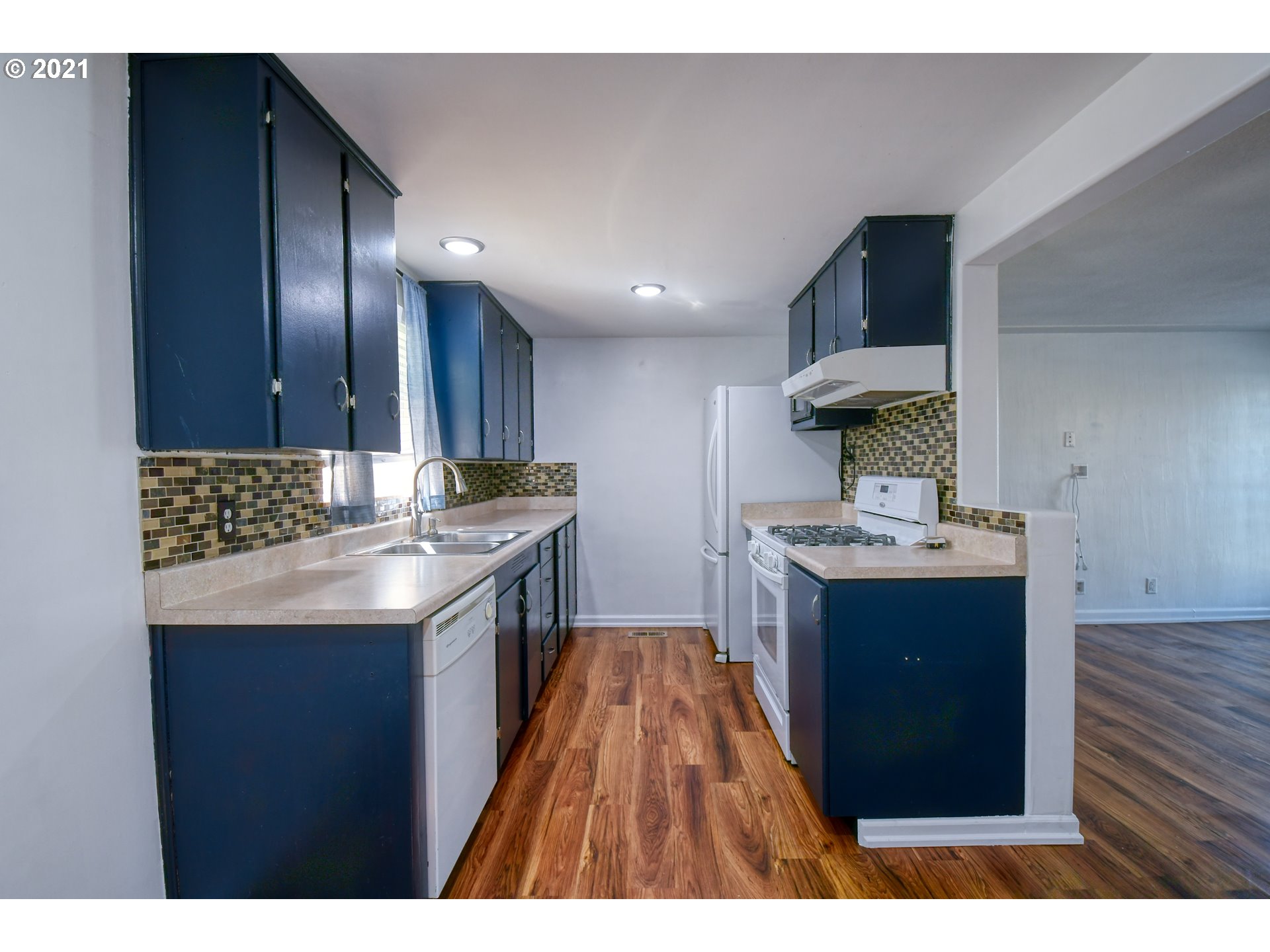 823 Southwest 5th Street Pendleton, OR 97801 - Photo 12 of 23