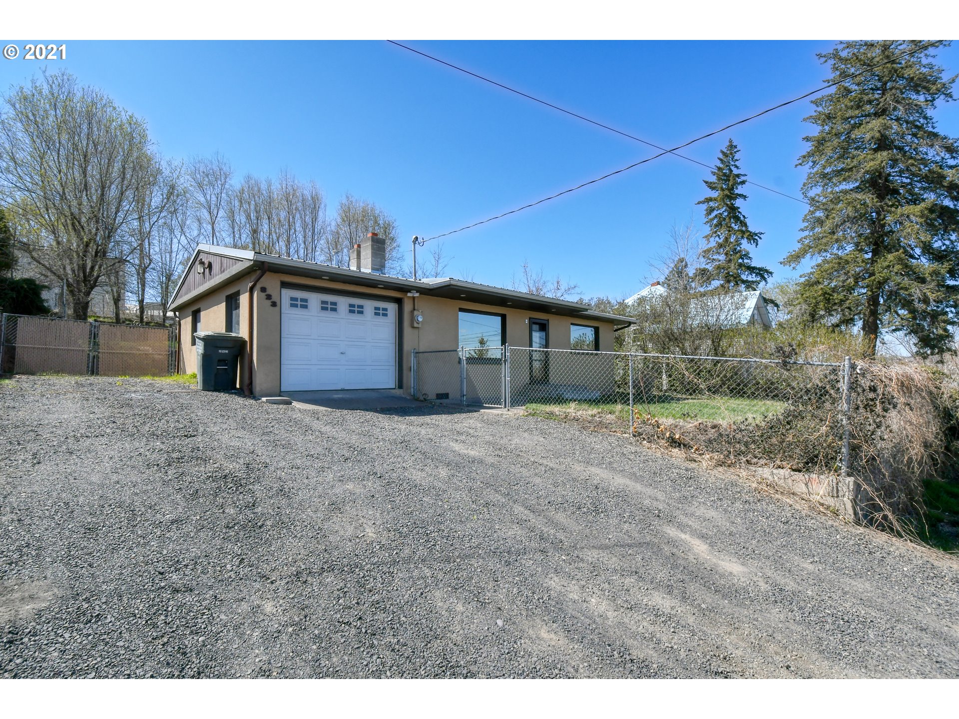 823 Southwest 5th Street Pendleton, OR 97801 - Photo 3 of 23