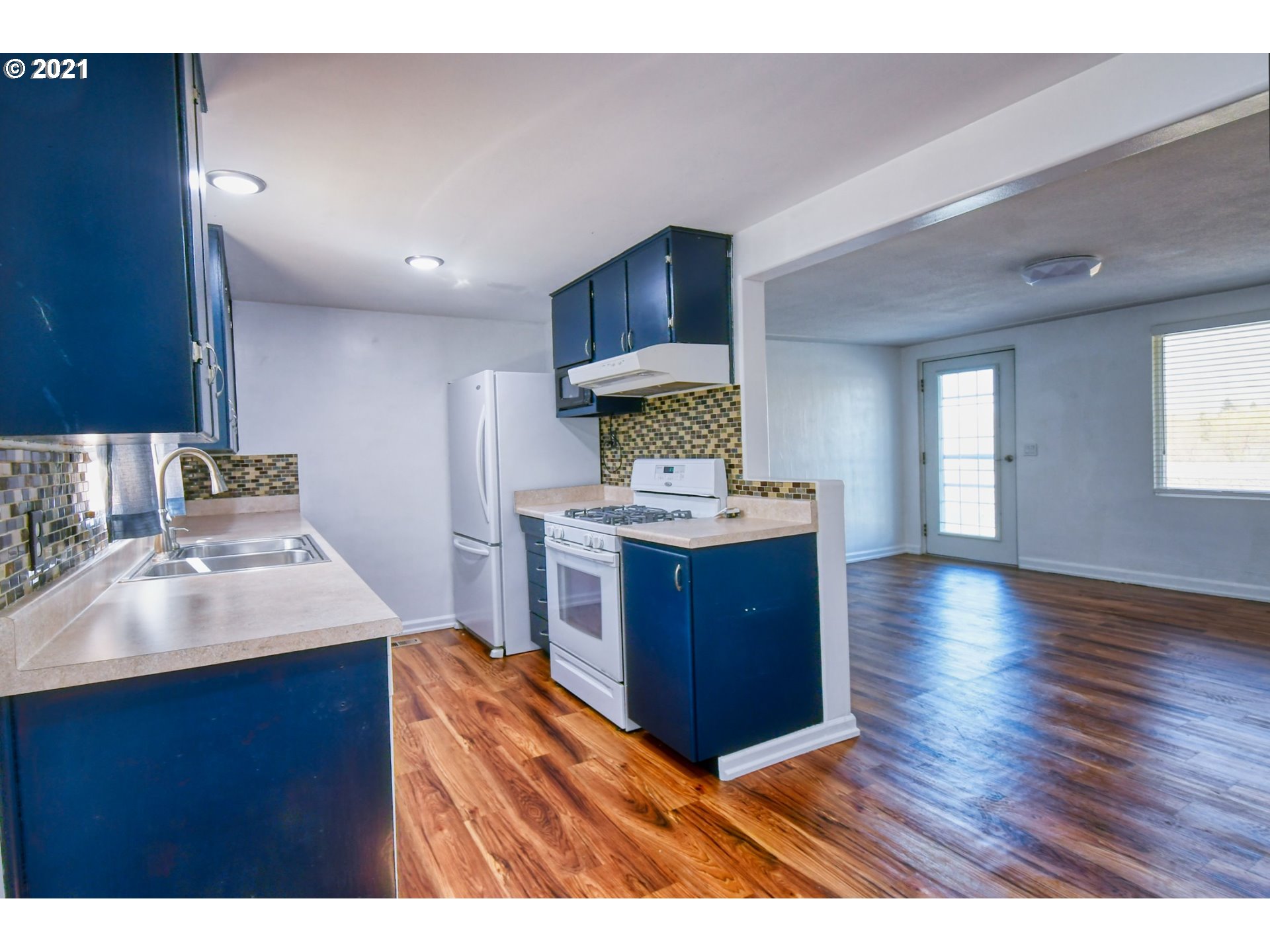 823 Southwest 5th Street Pendleton, OR 97801 - Photo 10 of 23