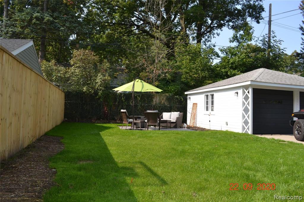 3835 Cumberland Road Berkley, MI 48072 - Photo 6 of 38