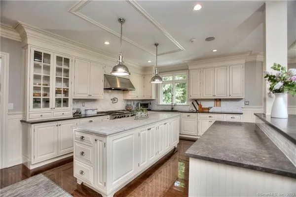 $20,000 | 5 Mayflower Parkway, Westport, CT 06880