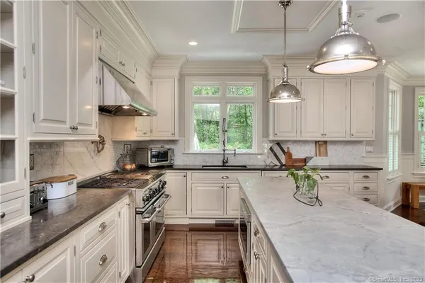 $20,000 | 5 Mayflower Parkway, Westport, CT 06880