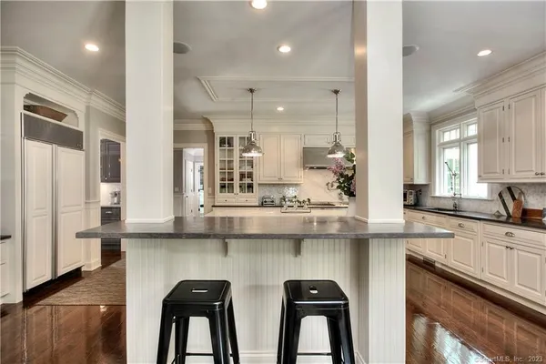 $20,000 | 5 Mayflower Parkway, Westport, CT 06880