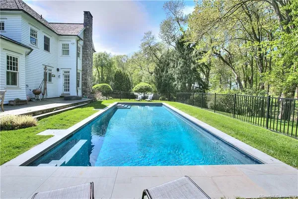 $20,000 | 5 Mayflower Parkway, Westport, CT 06880