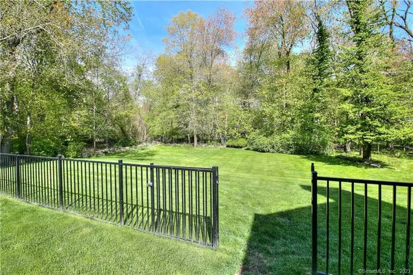 $20,000 | 5 Mayflower Parkway, Westport, CT 06880