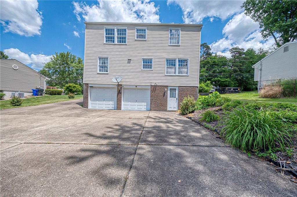 512 Aten Road Coraopolis, PA 15108 - Photo 5 of 30