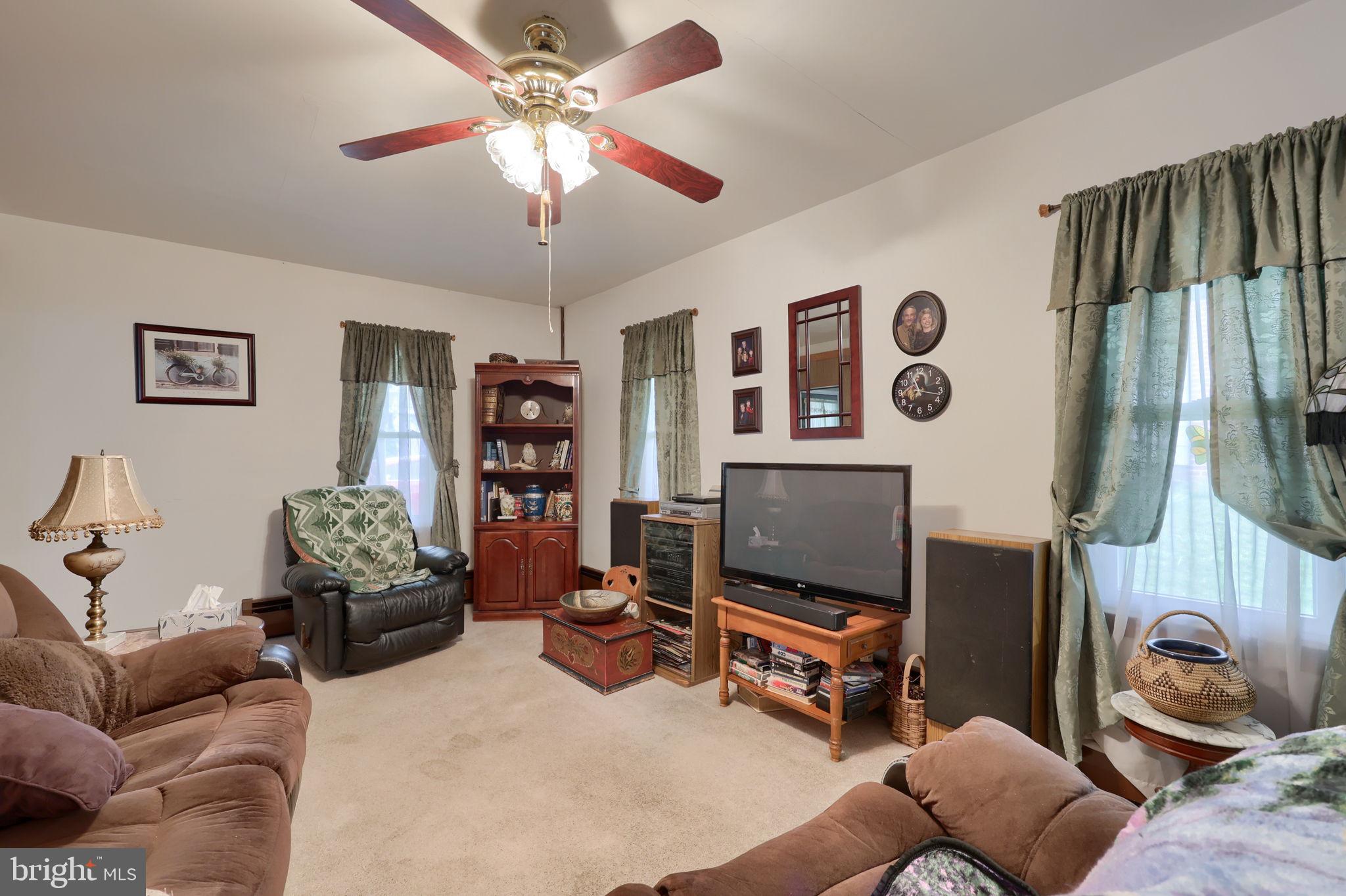 945 Maple Street Lititz, PA 17543 - Photo 11 of 28 Living Room