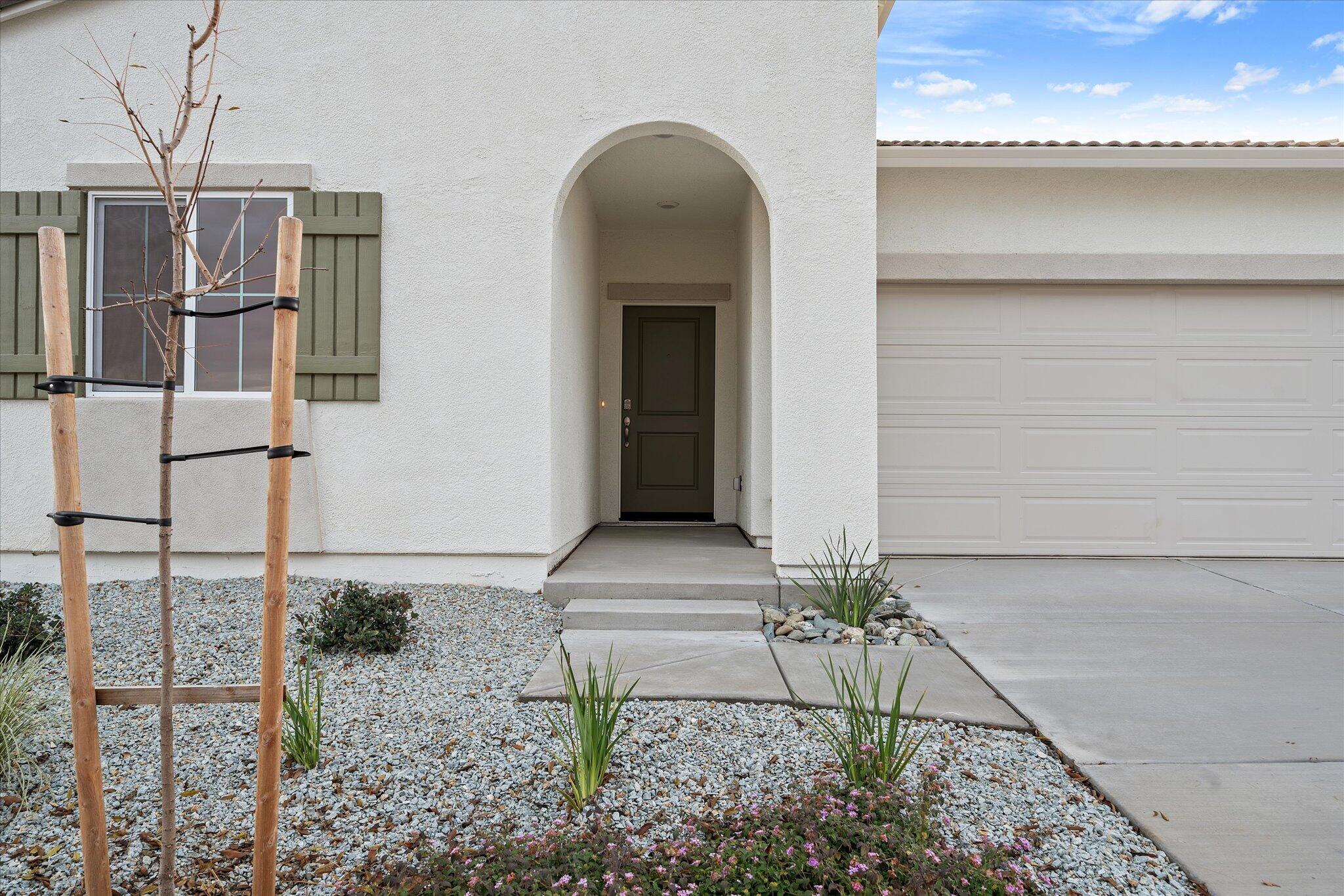 4181 Haleakala Avenue Redding, CA 96001 - Photo 2 of 49 02-BiggerFlow Real Estate Media-2