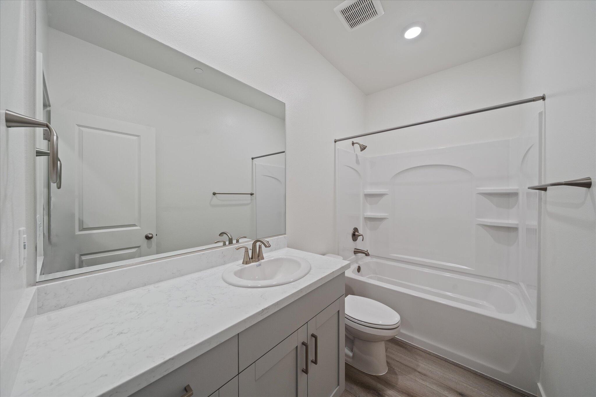 4181 Haleakala Avenue Redding, CA 96001 - Photo 23 of 49 23-BiggerFlow Real Estate Media-23