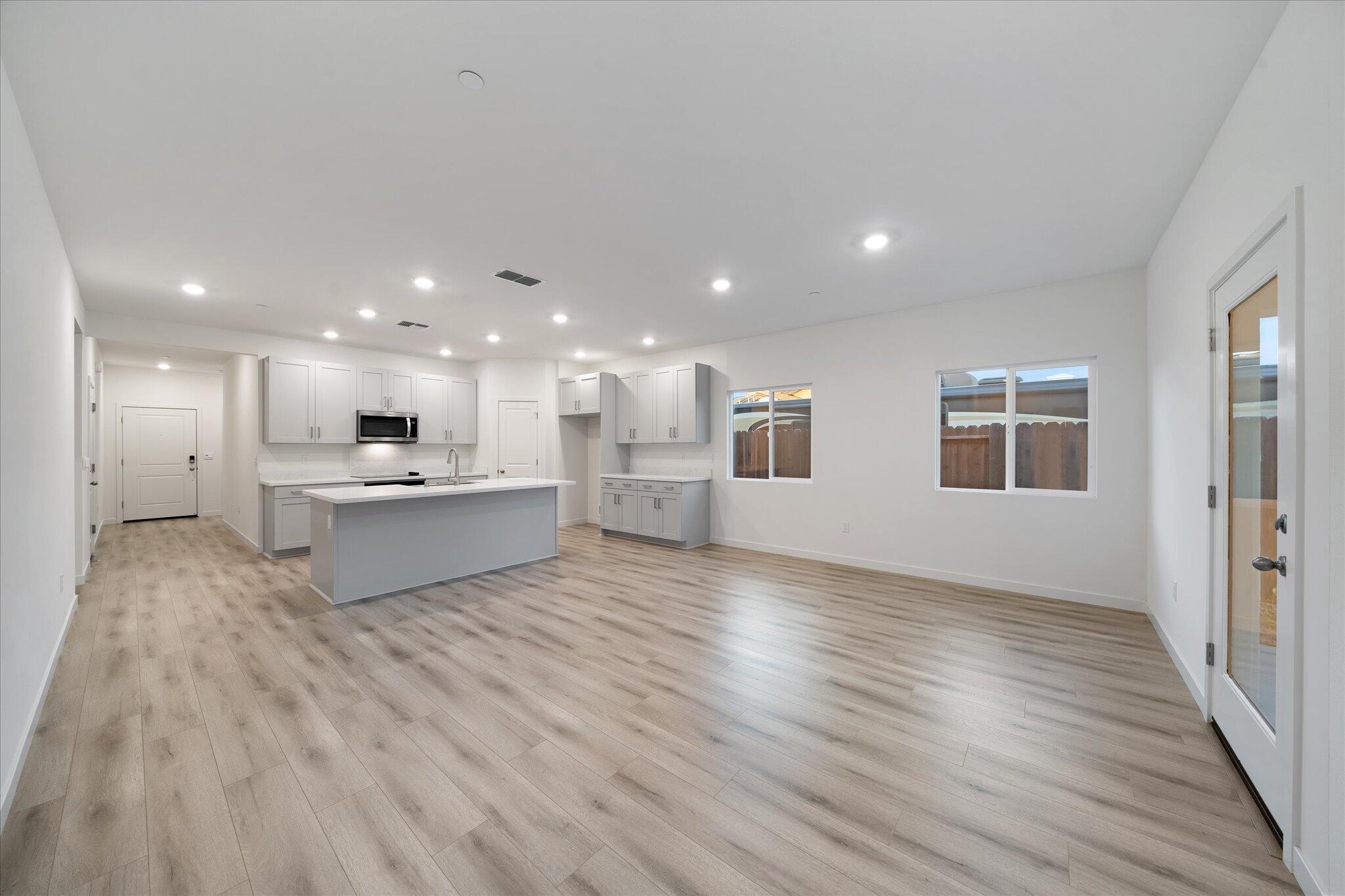 4181 Haleakala Avenue Redding, CA 96001 - Photo 6 of 49 06-BiggerFlow Real Estate Media-6