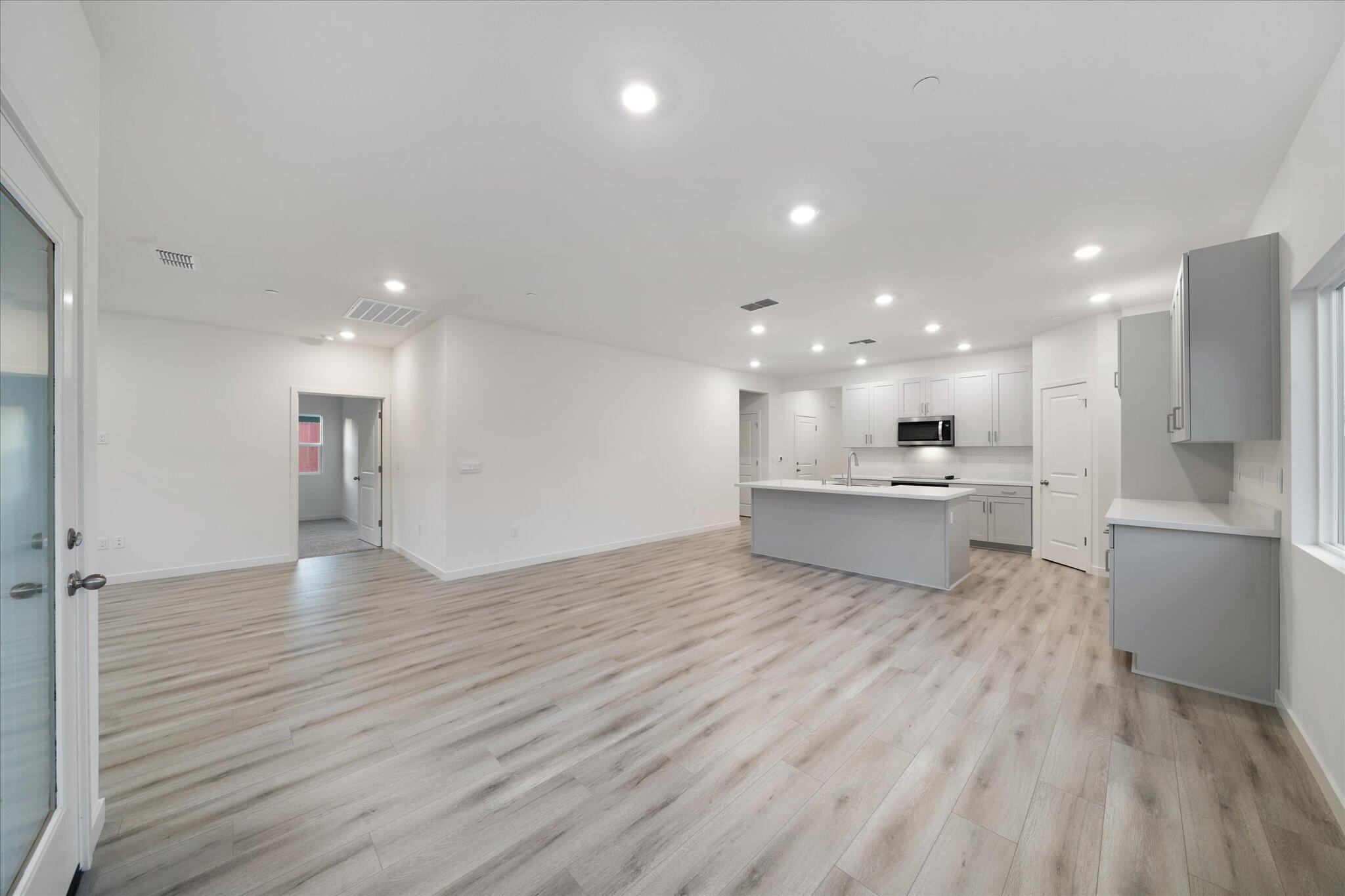 4181 Haleakala Avenue Redding, CA 96001 - Photo 7 of 49 07-BiggerFlow Real Estate Media-7