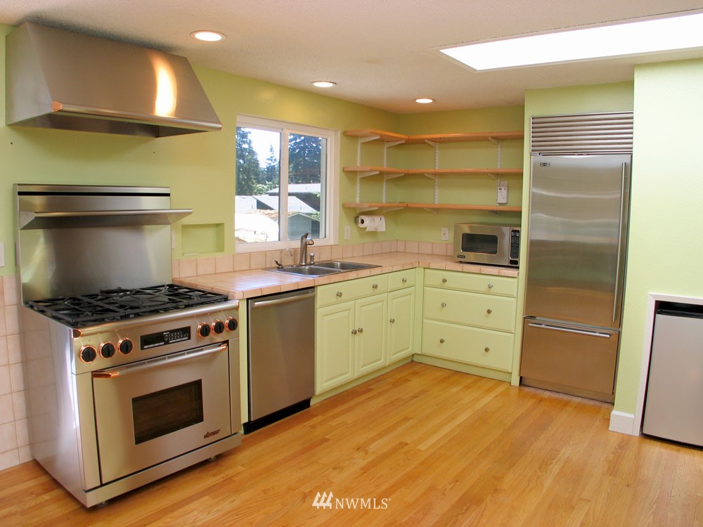 20125 43rd Avenue Southeast Bothell, WA 98012 - Photo 2 of 19 Gallery Image 2